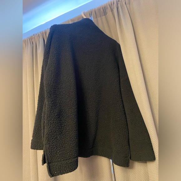 Black Sherpa sweater - Picture 2 of 5